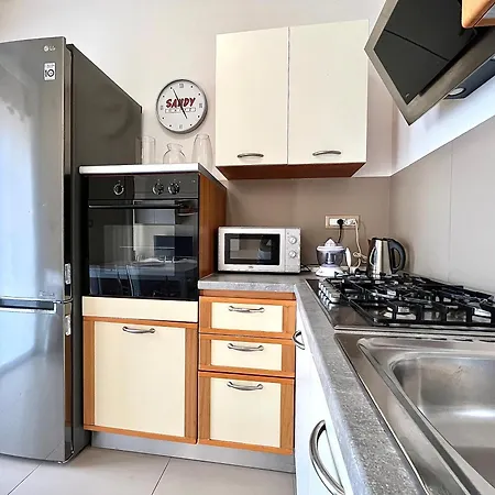Apartamento Puccini A 6 Minuti In Bus O Auto Dalla Stazione