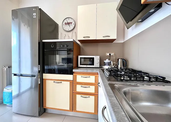 Apartamento Puccini A 6 Minuti In Bus O Auto Dalla Stazione