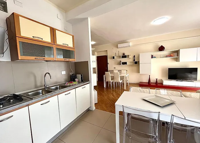 Puccini A 6 Minuti In Bus O Auto Dalla Stazione *