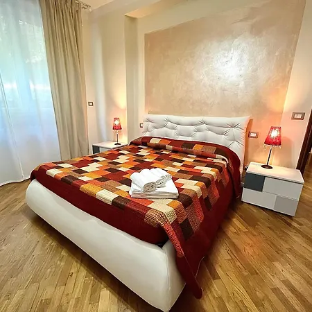 Puccini A 6 Minuti In Bus O Auto Dalla Stazione * La Spezia