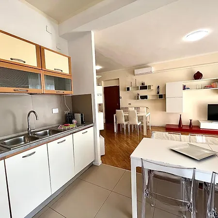 Puccini A 6 Minuti In Bus O Auto Dalla Stazione *