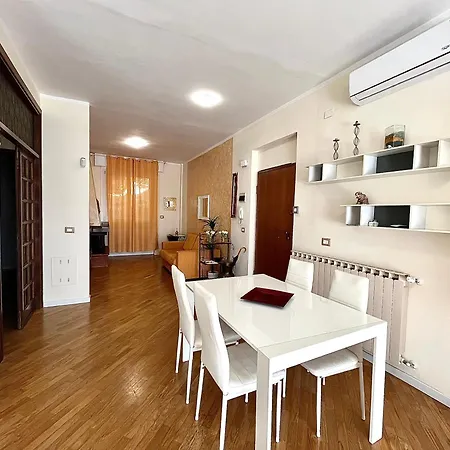 Puccini A 6 Minuti In Bus O Auto Dalla Stazione Apartamento